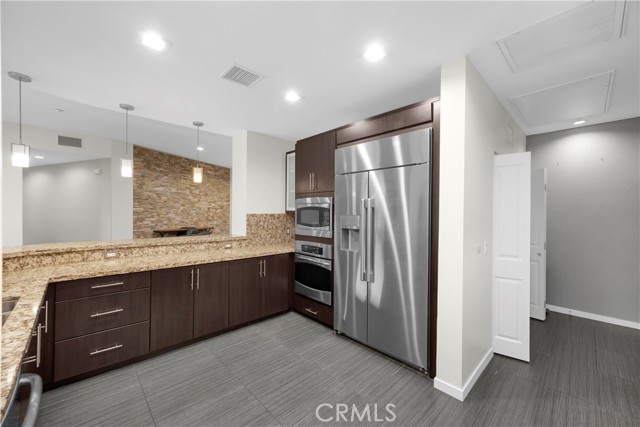 MLS #OC25244552 image #10