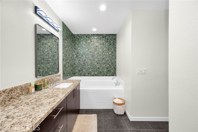 MLS #OC25244552 image #13