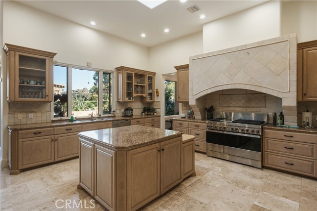 MLS #OC25244572 image #17