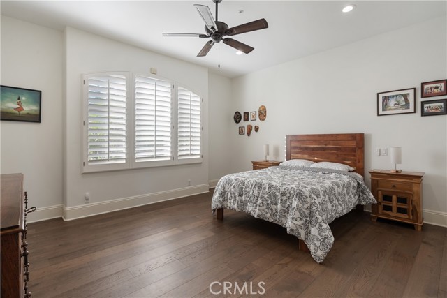 MLS #OC25244572 image #24