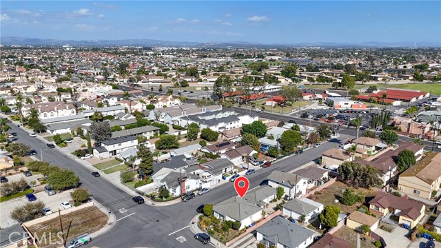 MLS #OC25244642 image #4