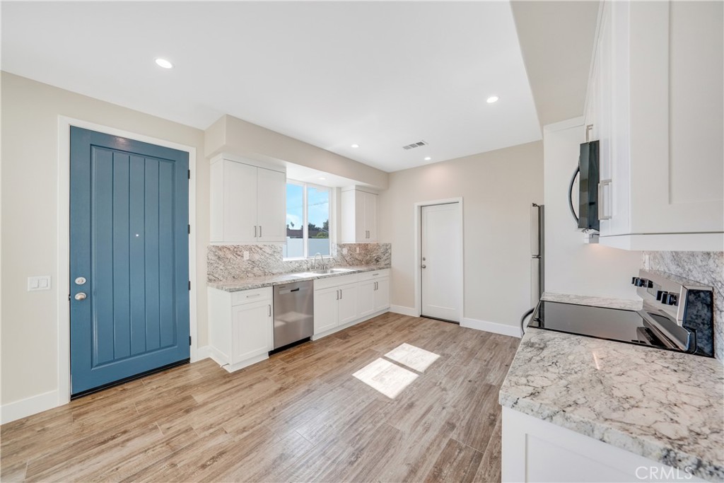 MLS #OC25244712 image #8