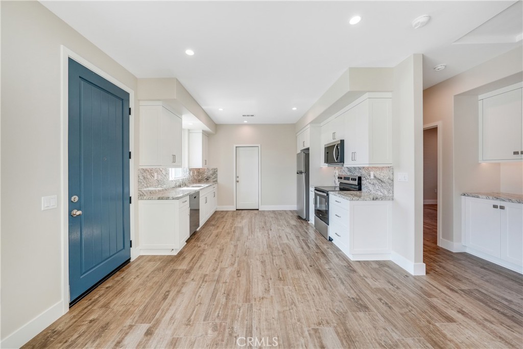 MLS #OC25244712 image #9