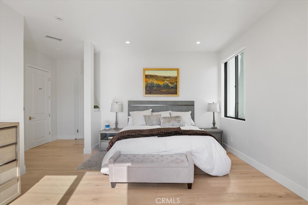 MLS #OC25244818 image #24