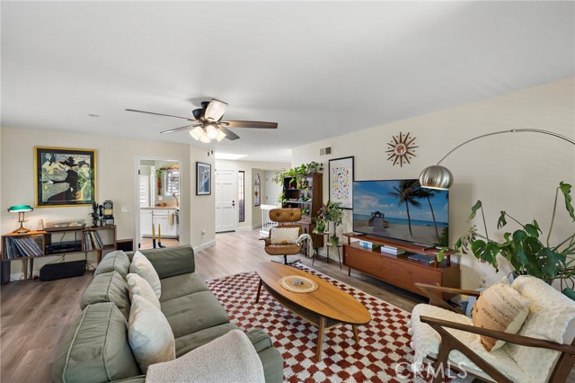 MLS #OC25244870 image #8