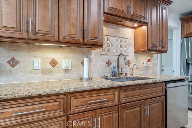 MLS #OC25244880 image #9