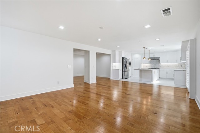 MLS #OC25245001 image #7