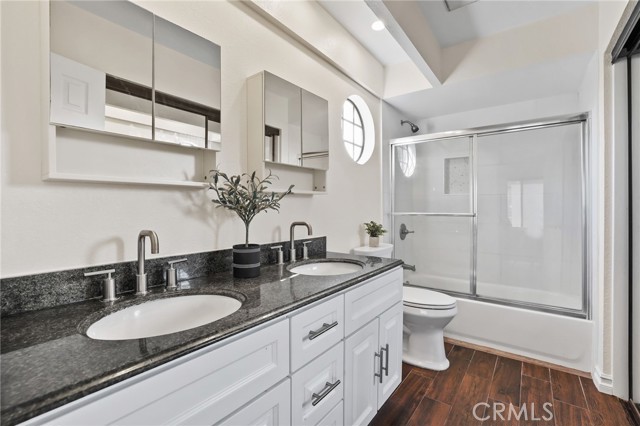 MLS #OC25245207 image #23