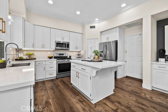 MLS #OC25245226 image #15