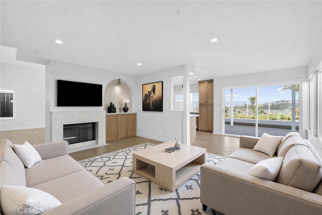 MLS #OC25245288 image #10