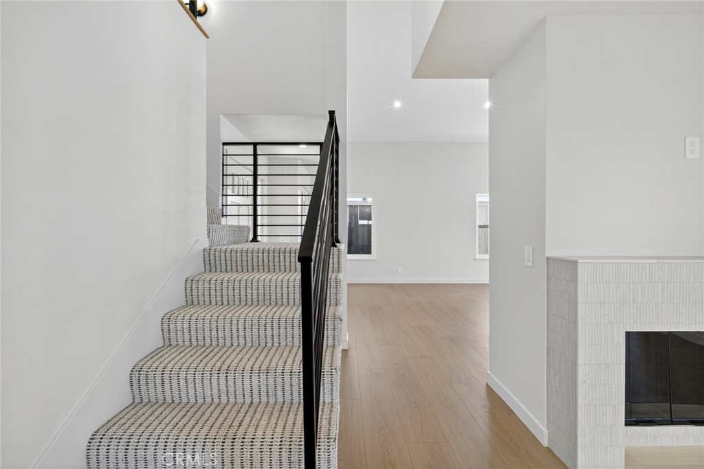 MLS #OC25245288 image #24