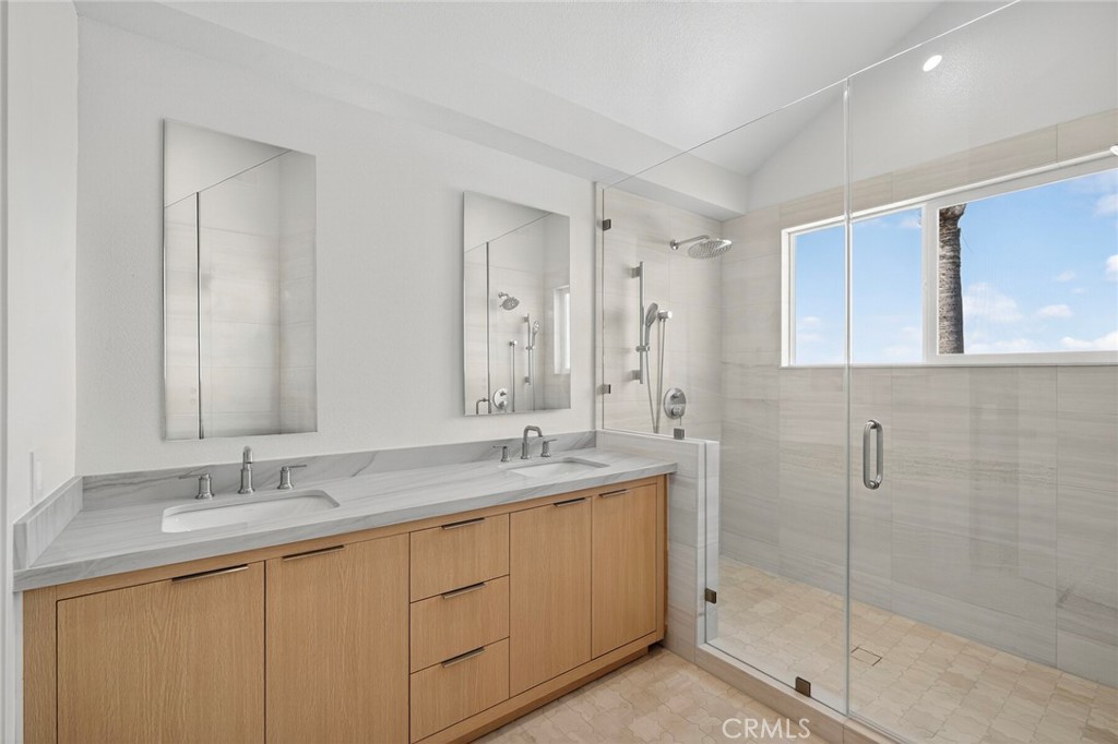 MLS #OC25245288 image #37