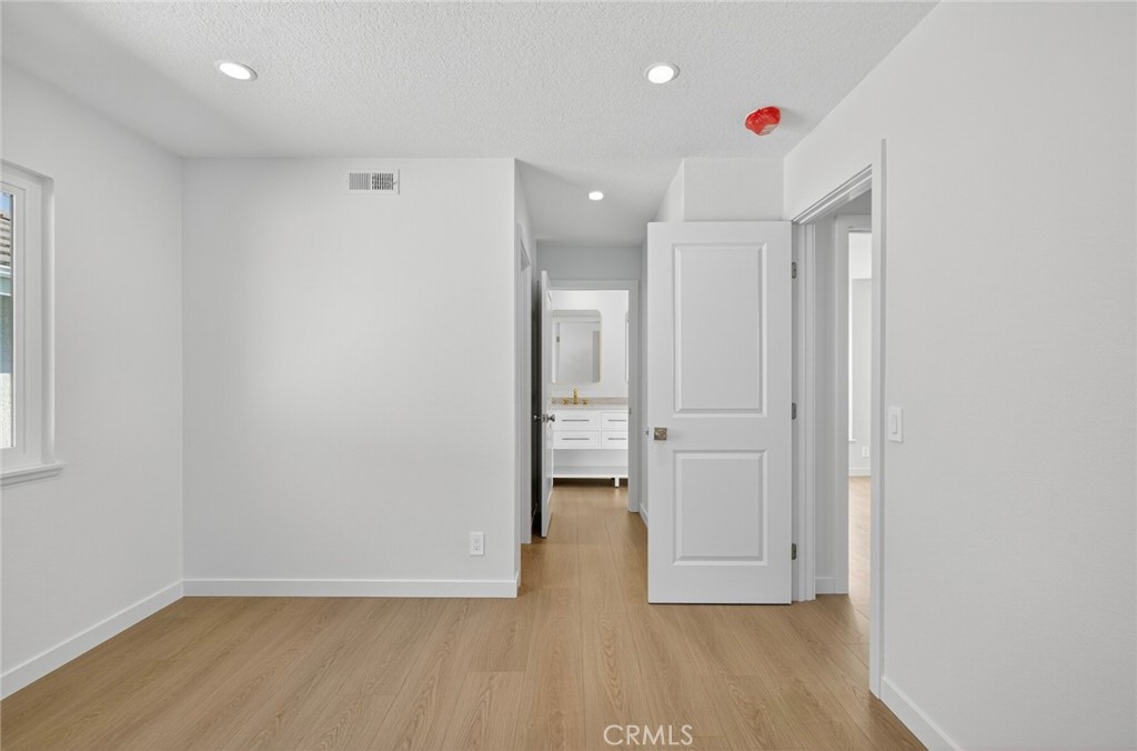 MLS #OC25245288 image #44