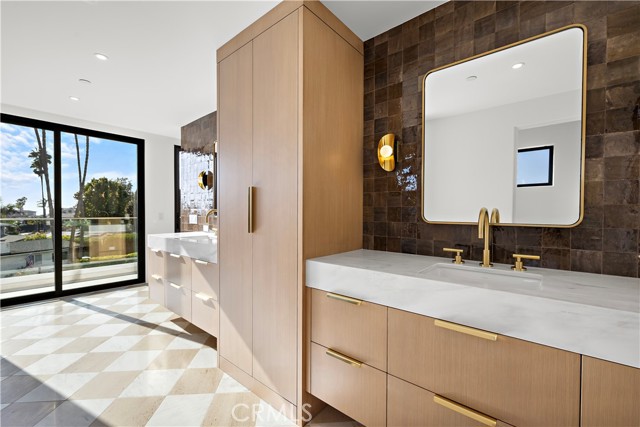 MLS #OC25245331 image #15