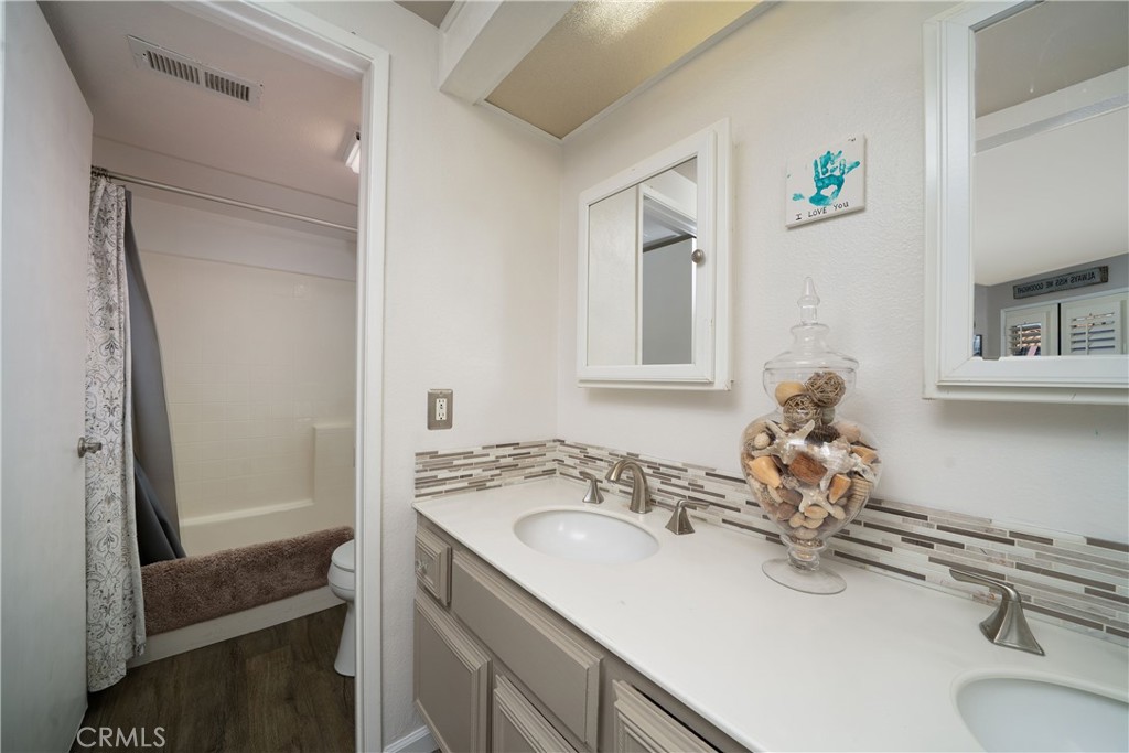 MLS #OC25245379 image #11