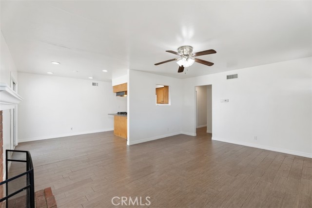 MLS #OC25245392 image #11