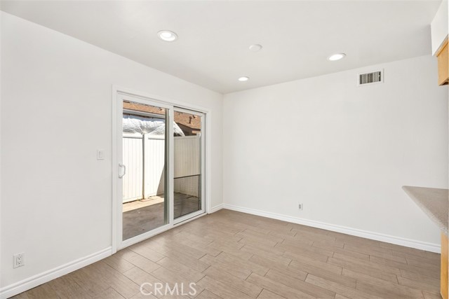 MLS #OC25245392 image #15