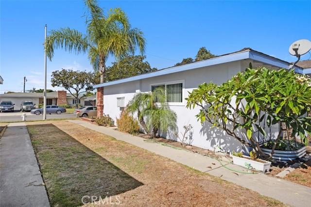 MLS #OC25245392 image #3