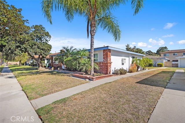 MLS #OC25245392 image #4