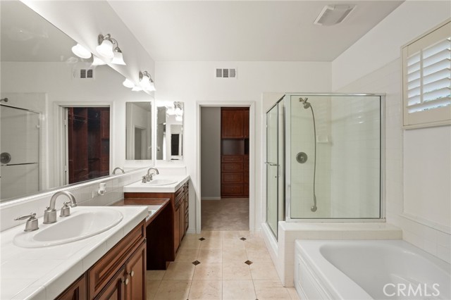 MLS #OC25245408 image #7