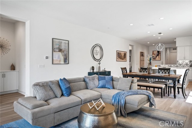 MLS #OC25245423 image #11