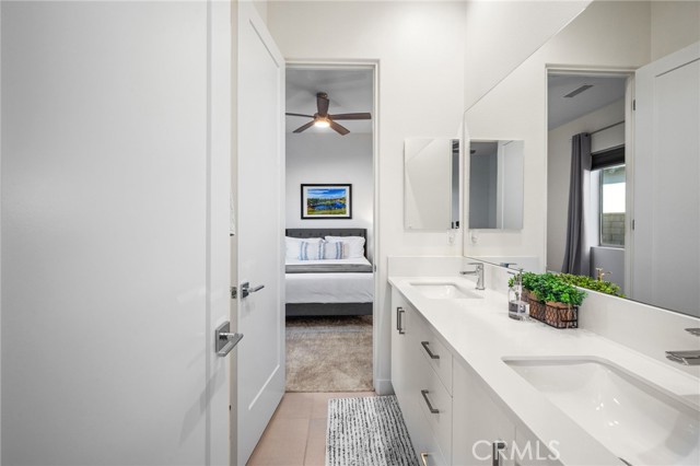 MLS #OC25245423 image #29