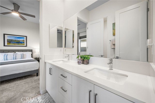 MLS #OC25245423 image #30