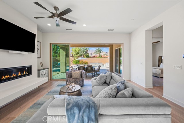 MLS #OC25245423 image #4