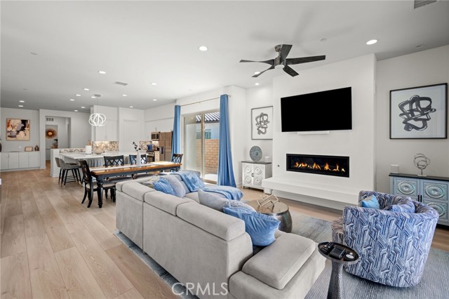 MLS #OC25245423 image #8