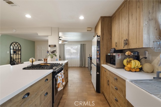 MLS #OC25245444 image #9