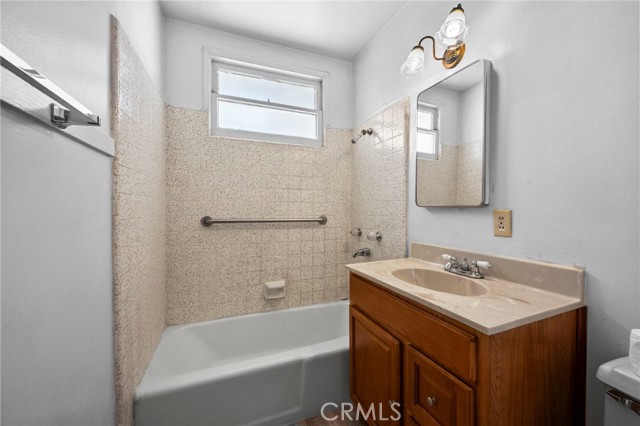 MLS #OC25245466 image #35