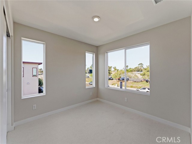 MLS #OC25245479 image #14