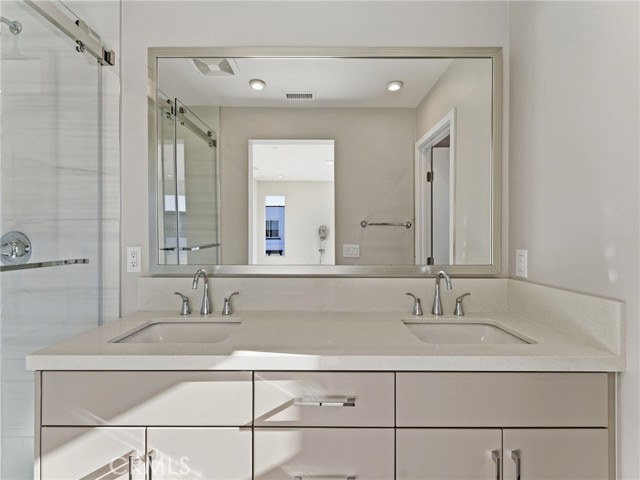 MLS #OC25245479 image #18