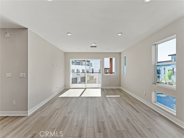 MLS #OC25245479 image #4