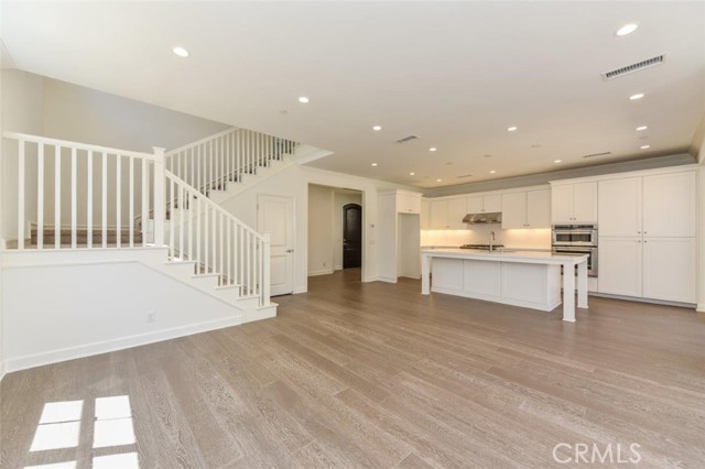 MLS #OC25245529 image #9