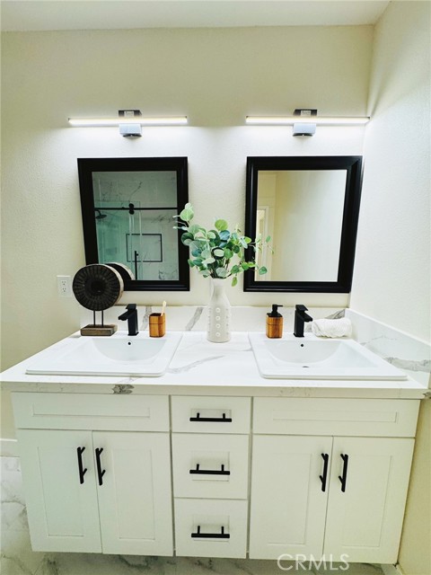 MLS #OC25245572 image #20