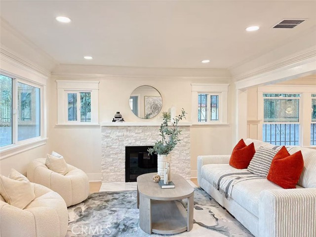 MLS #OC25245572 image #5