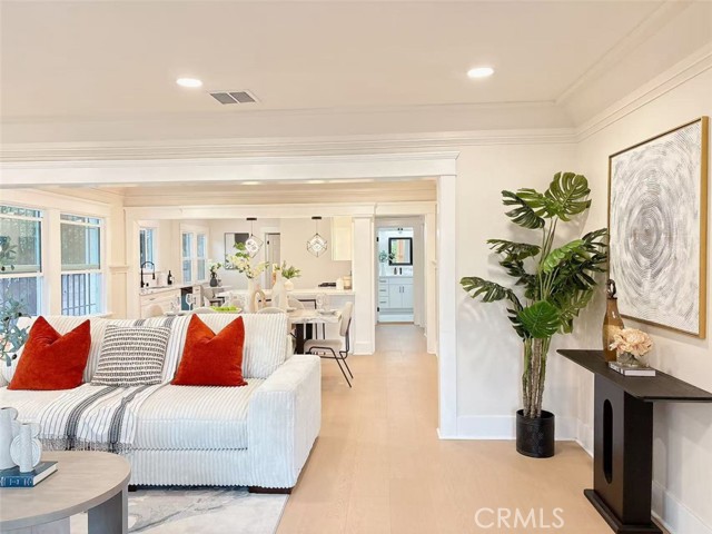 MLS #OC25245572 image #6