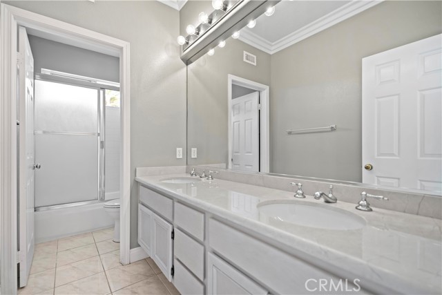 MLS #OC25245659 image #36