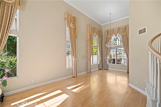 MLS #OC25245659 image #4