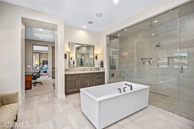 MLS #OC25245680 image #34