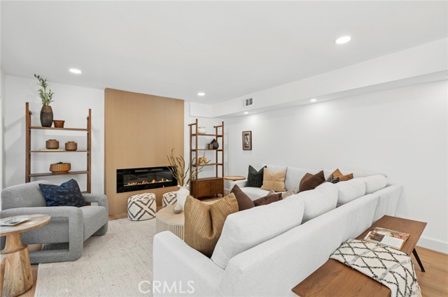 MLS #OC25245690 image #19