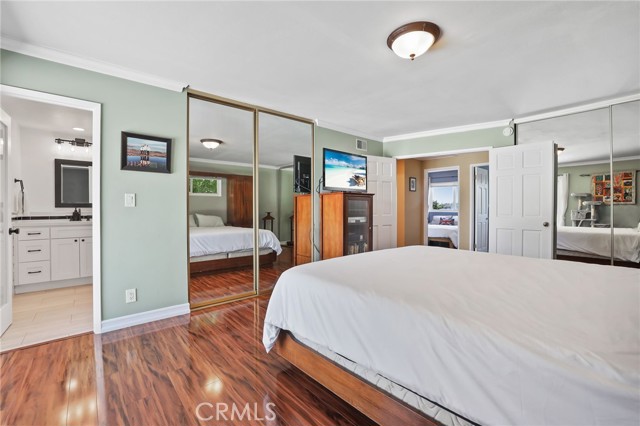 MLS #OC25245691 image #30