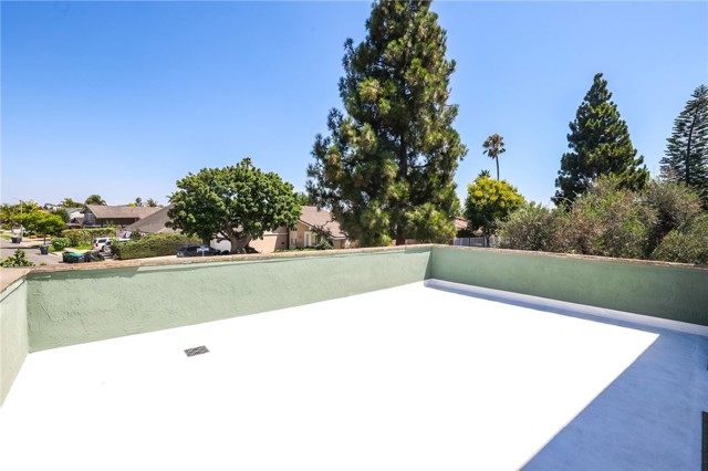 MLS #OC25245691 image #33