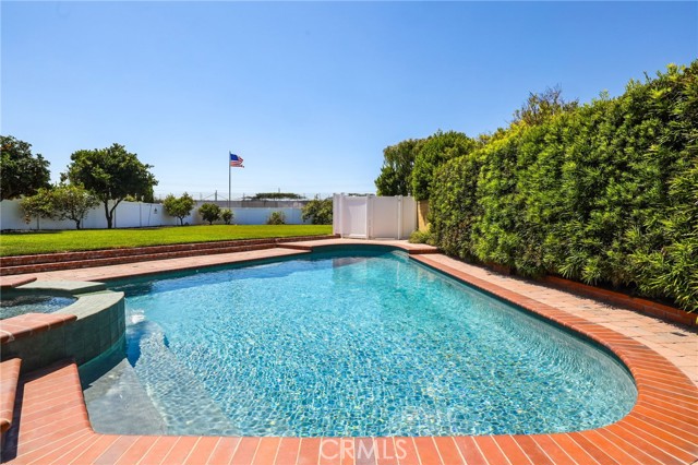 MLS #OC25245691 image #36