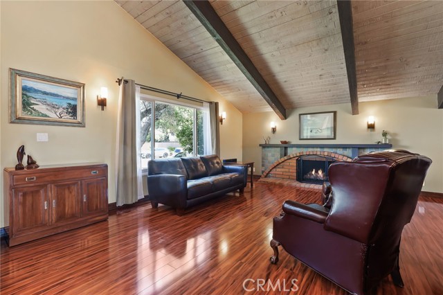 MLS #OC25245691 image #8