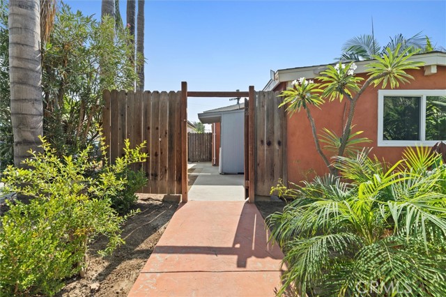 MLS #OC25245800 image #23