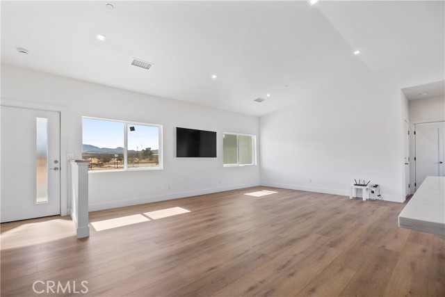 MLS #OC25245881 image #11