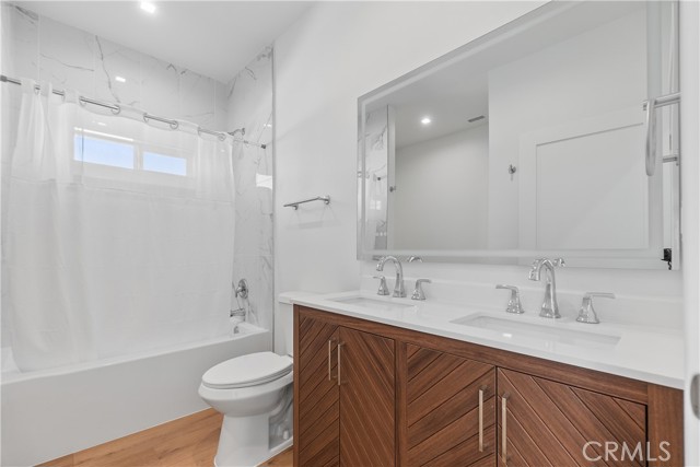 MLS #OC25245881 image #12