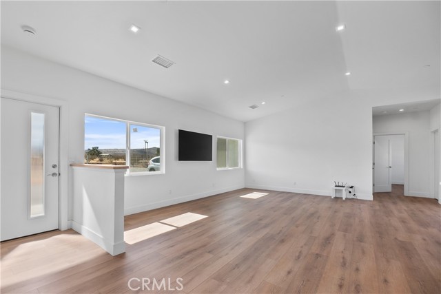 MLS #OC25245881 image #15